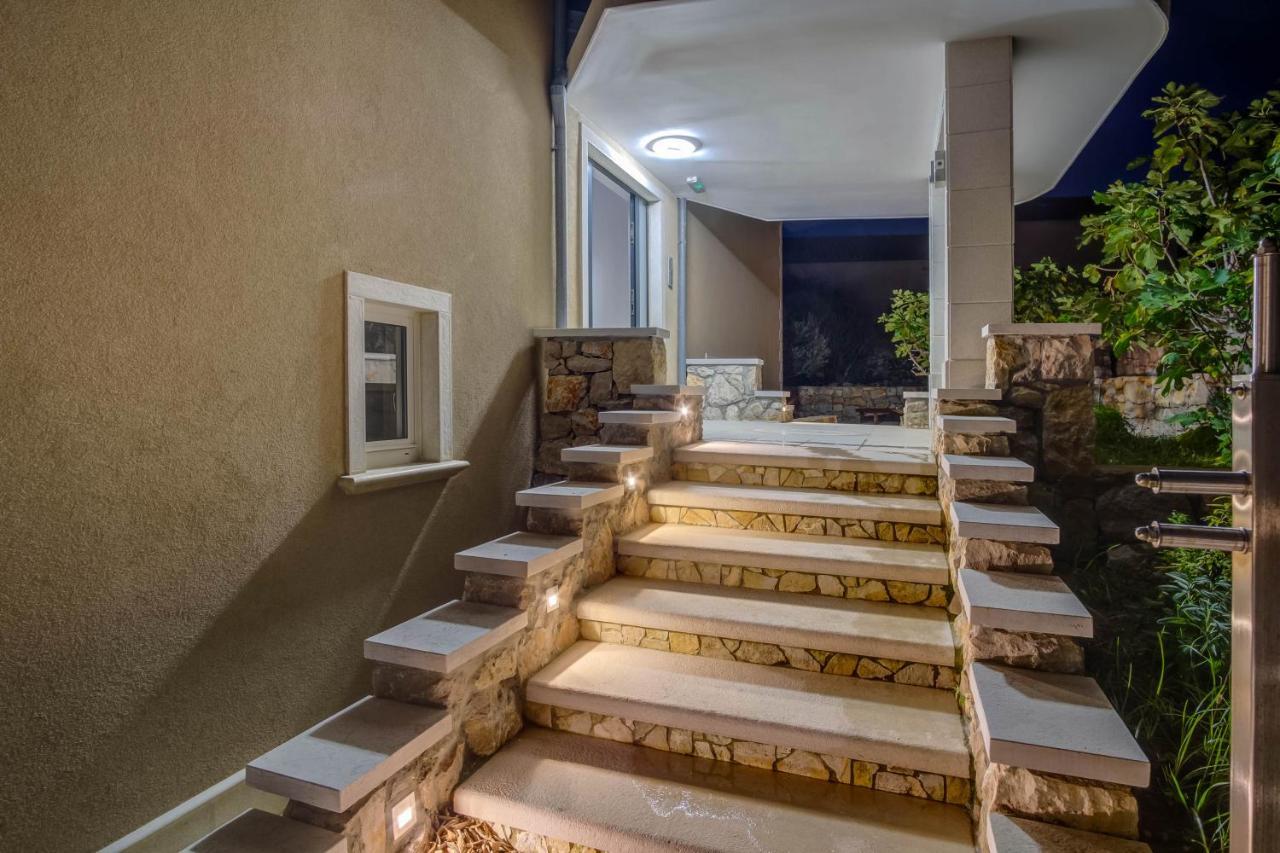 Lucica 360 Sea View Suite 네레자인 외부 사진